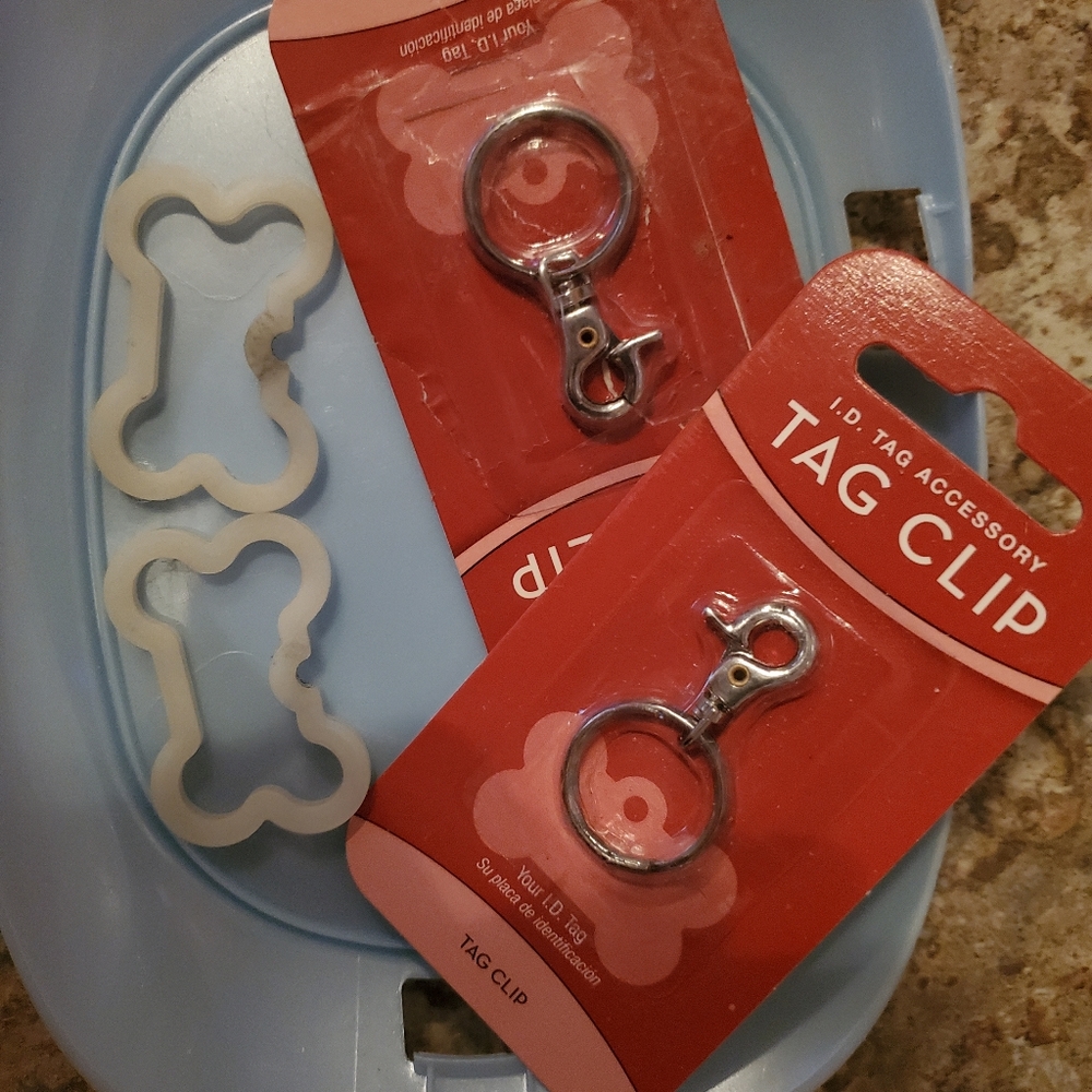 Dog Tag clip and noise quietner
